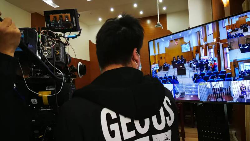 AI生成VS人工创意——永顺县广告片拍摄公司的技术浪漫主义实践